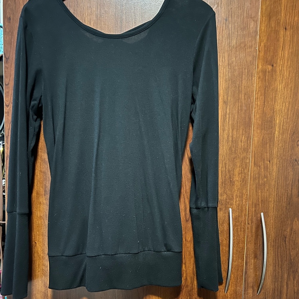 Open back yoga shirt